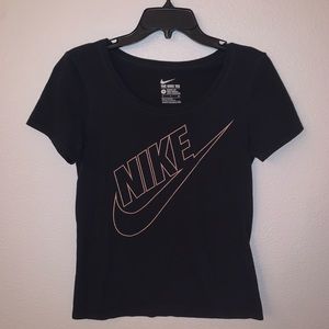 NIKE T-SHIRT